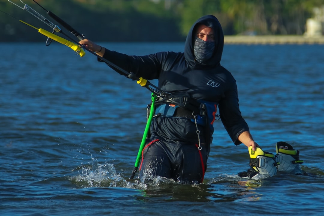 ТОП-7 водонепроникних курток для активного відпочинку у 2025 році