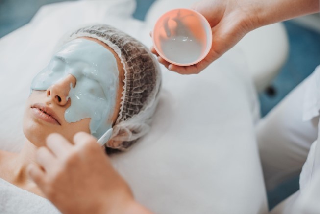 Альгинатные маски: секреты салонного ухода дома за копейки